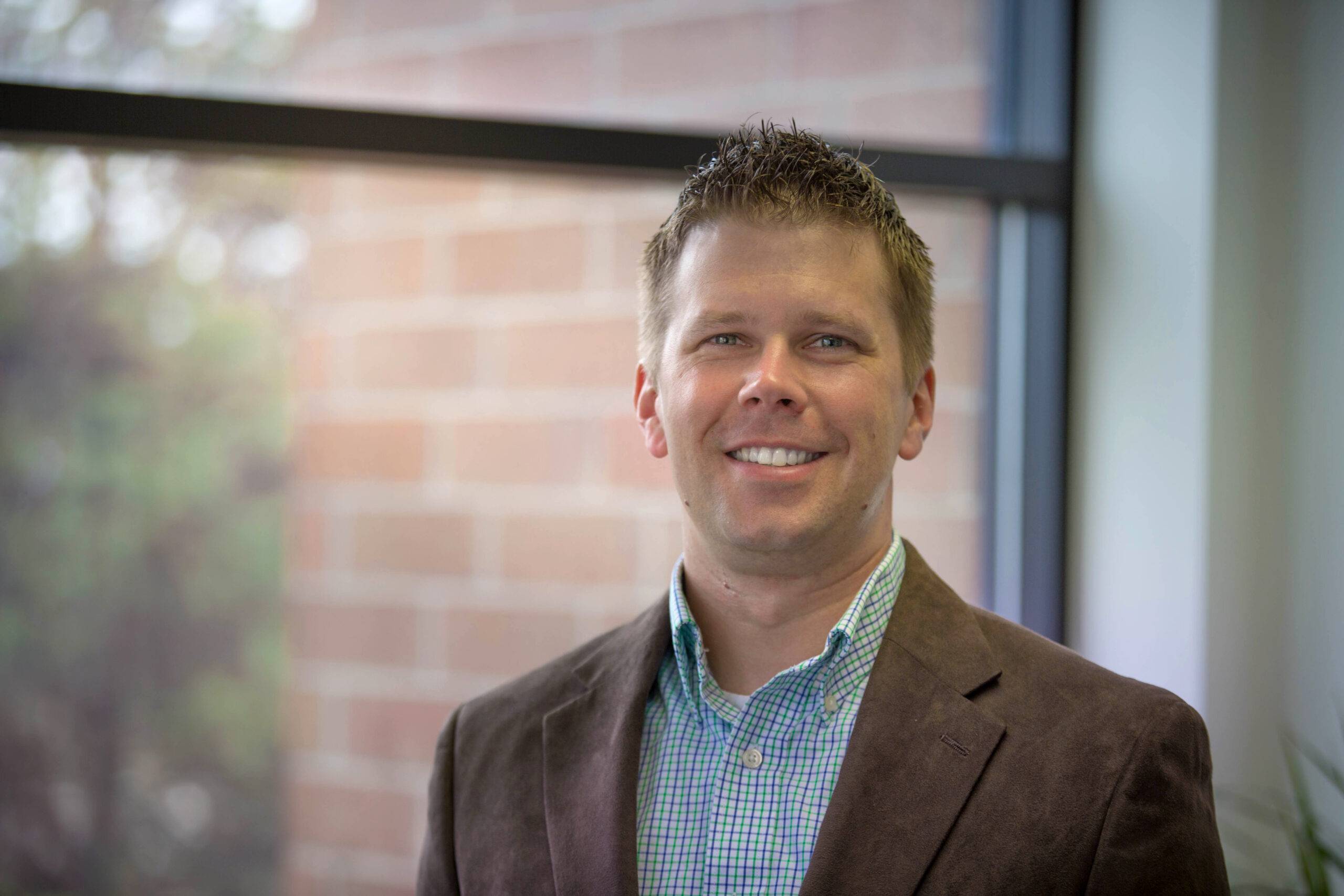 Tim Olson headshot